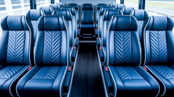 25 passenger minibus rental des moines