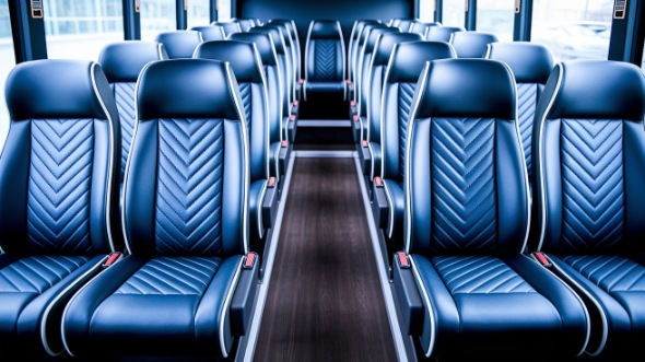 35 passenger minibus rental des moines